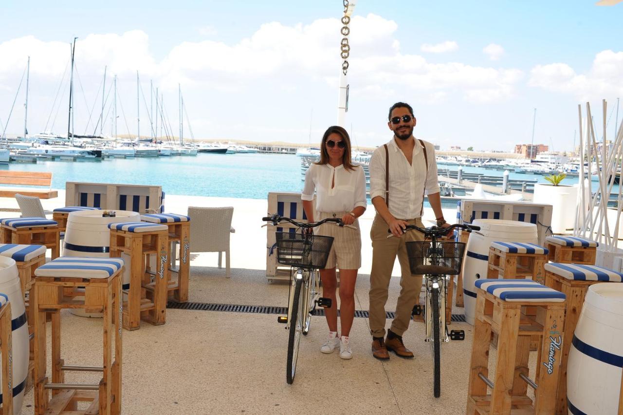 Marina Del Gargano Houseboat Hotel Manfredonia Bagian luar foto