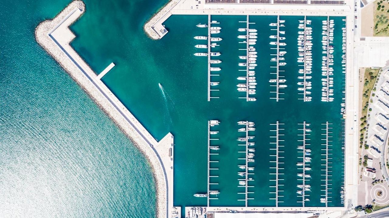 Marina Del Gargano Houseboat Hotel Manfredonia Bagian luar foto